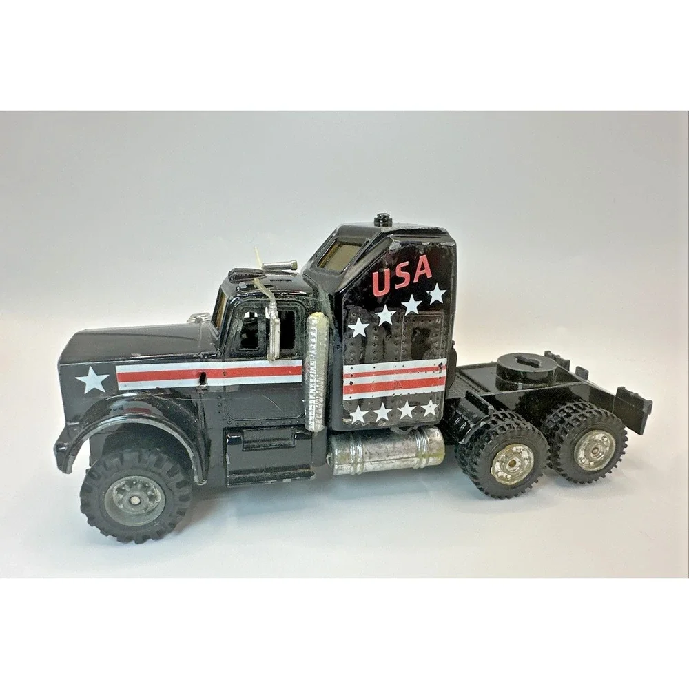 Vintage 1982 Zee Toys Kenworth Aerodyne Semi Truck USA Die Cast Black Rig